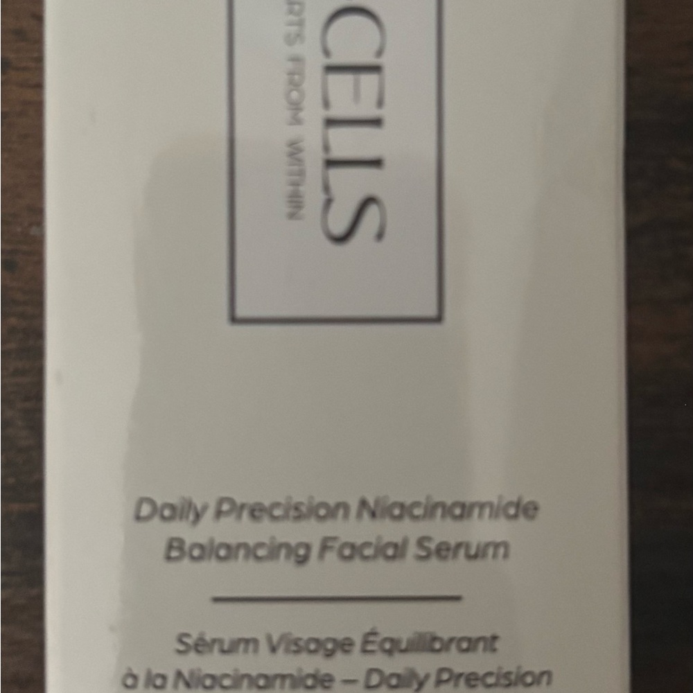 Daily Precision Niacinamide Balancing Facial Serum - White
